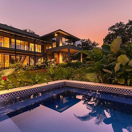 Stayvista At The Charcoal Villa Luxury Collection آليباغ المظهر الخارجي الصورة