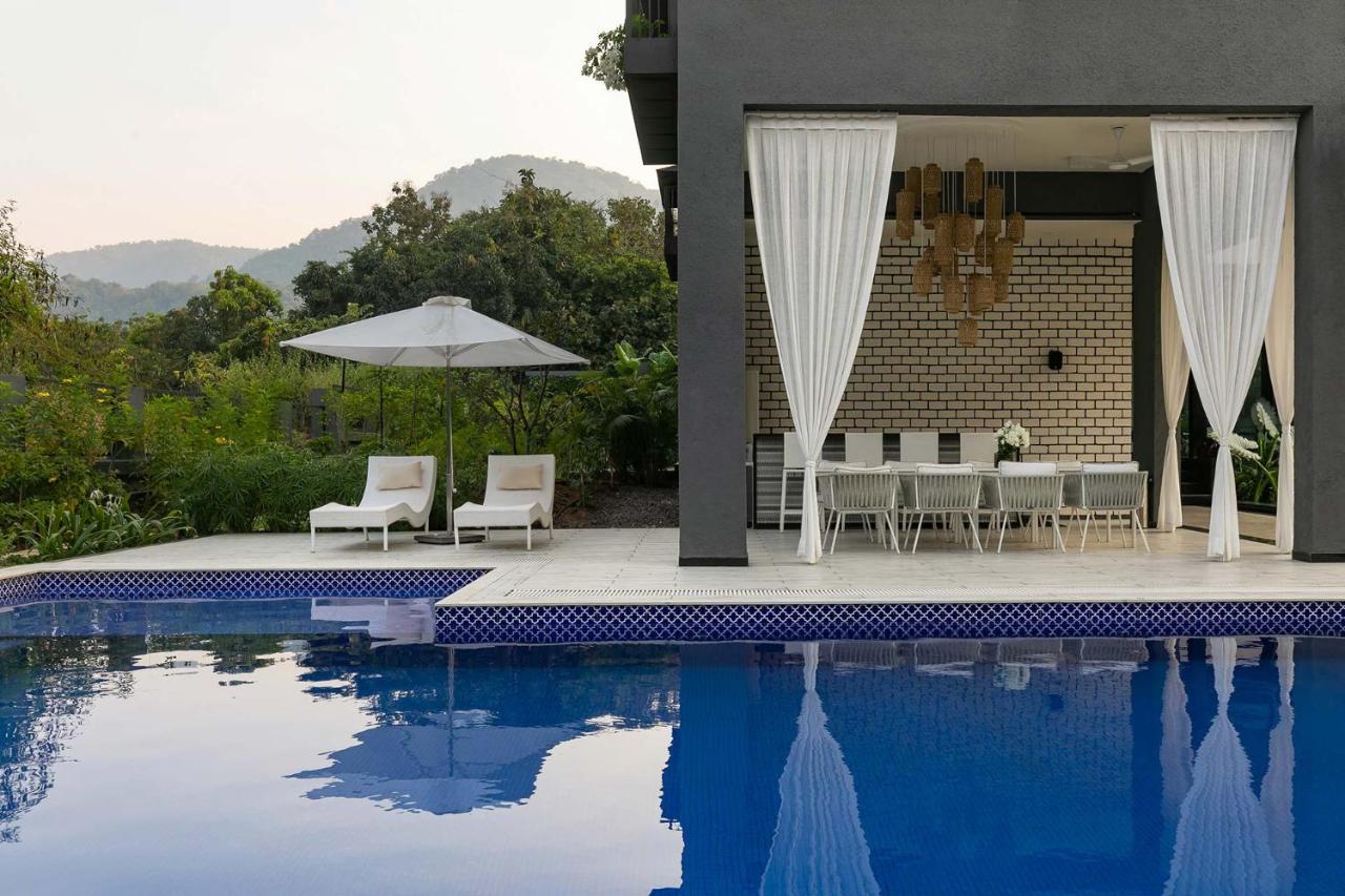 Stayvista At The Charcoal Villa Luxury Collection آليباغ المظهر الخارجي الصورة