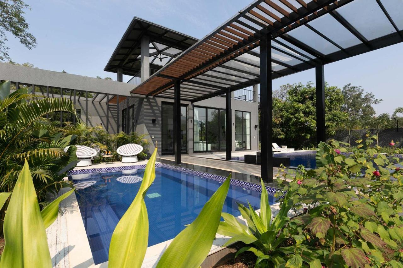 Stayvista At The Charcoal Villa Luxury Collection آليباغ المظهر الخارجي الصورة