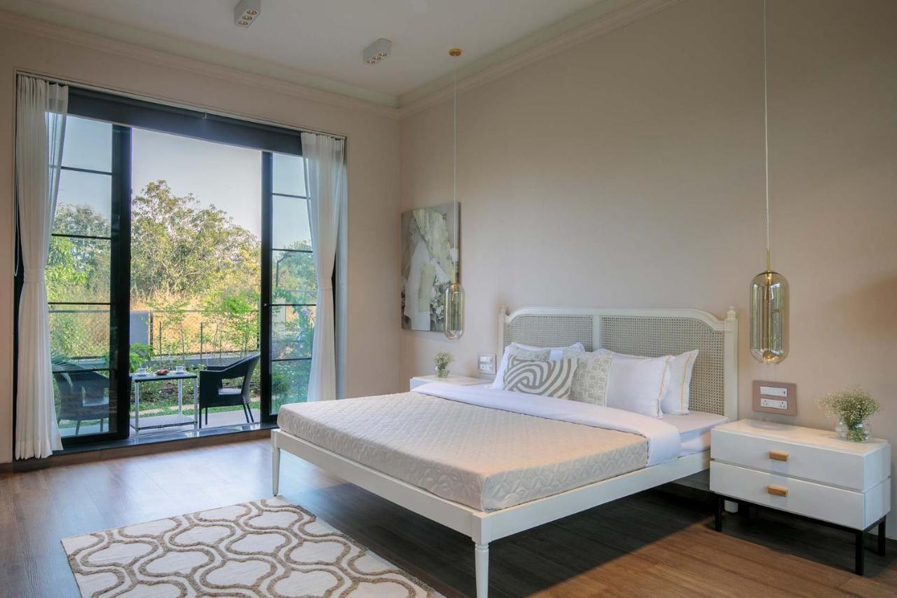 Stayvista At The Charcoal Villa Luxury Collection آليباغ المظهر الخارجي الصورة